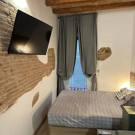 Happy בית הארחה 4*